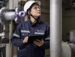 Woman veolia worker 